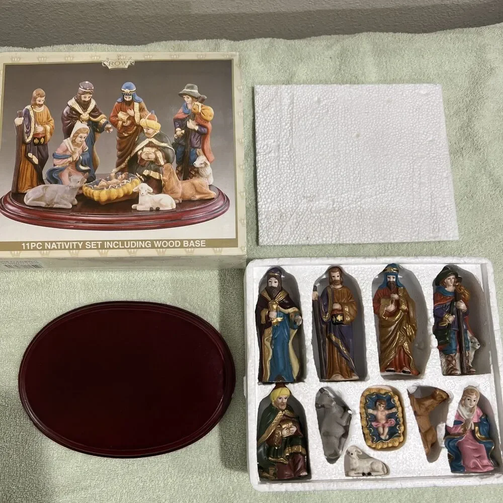 Nativity Set Hand Painted World Bazaars Crown Accents  11 pcs Christmas Holidays
